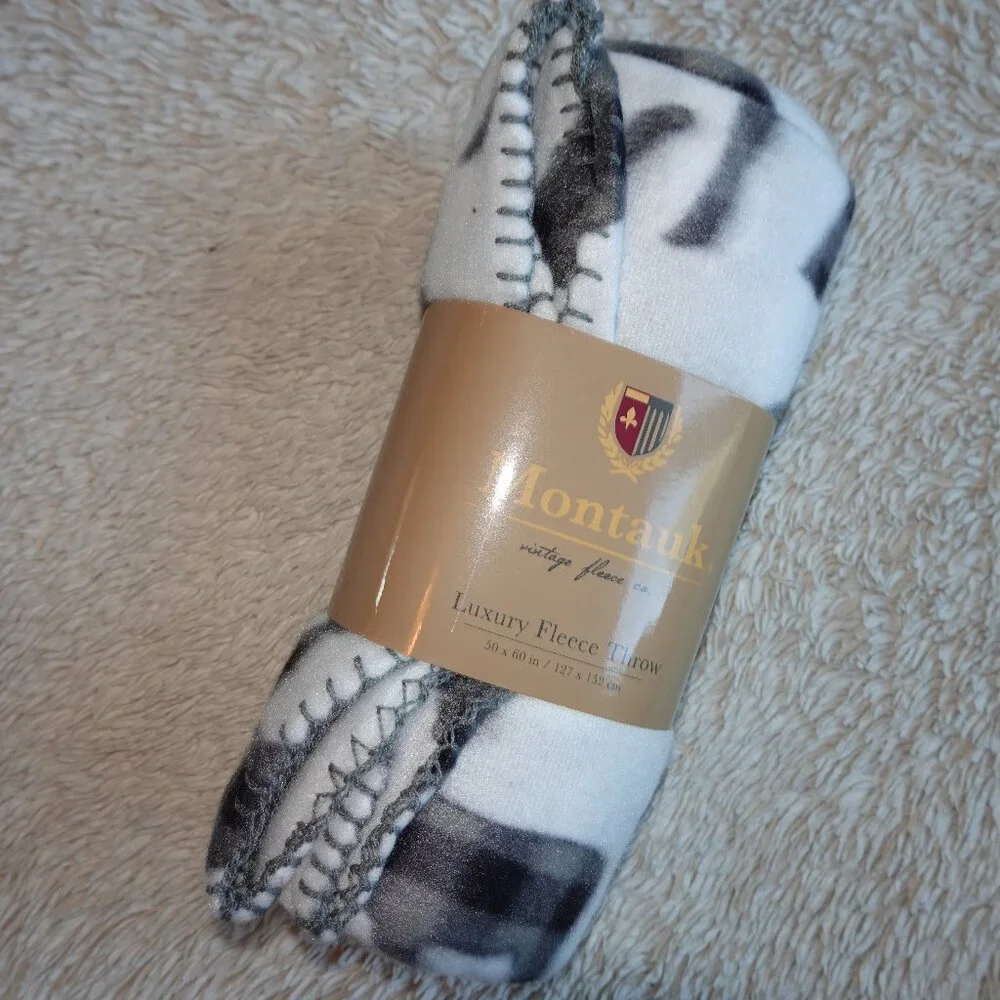 Montauk Vintage Fleece Co. Luxury Fleece Throw, Plaid Deer, 50